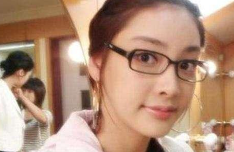张紫妍：被迫陪睡31人近百次，惨遭道具虐待，29岁吊死家中